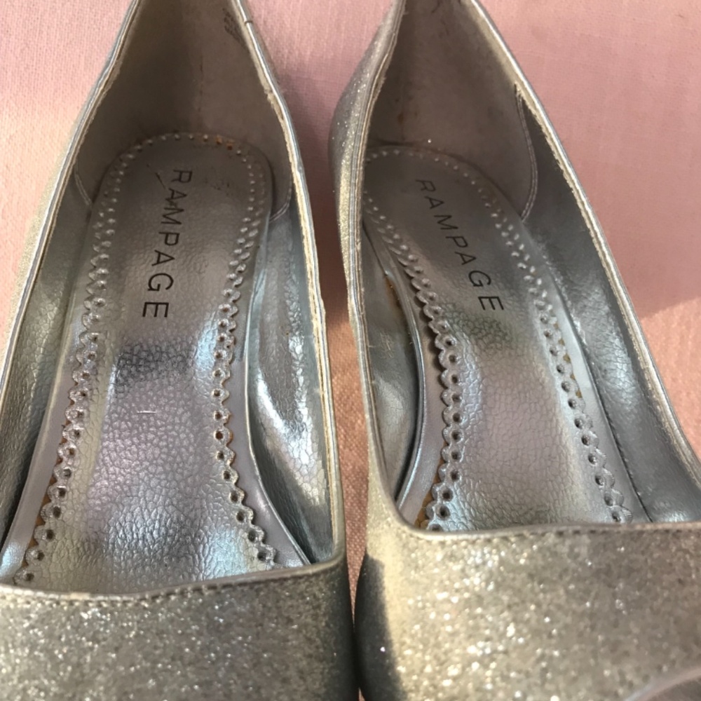 Silver Heel - Picture 4 of 7